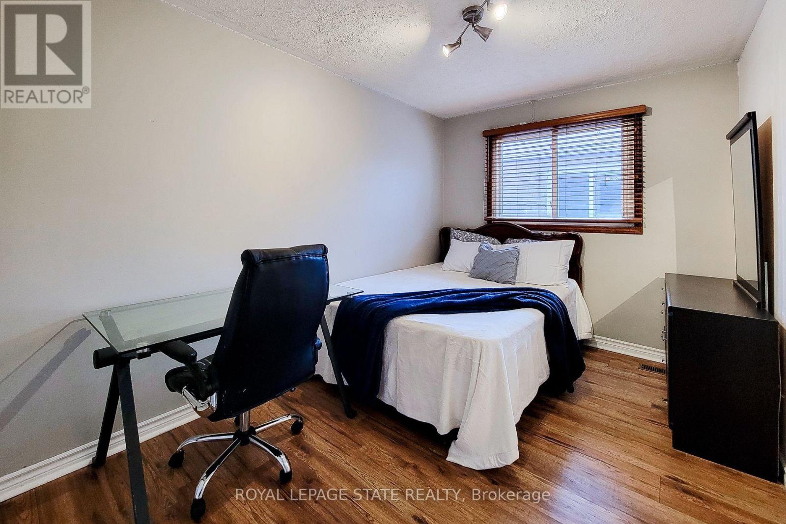 114 Juanita Drive, Hamilton, Ontario  L9C 2G3 - Photo 30 - X12915594