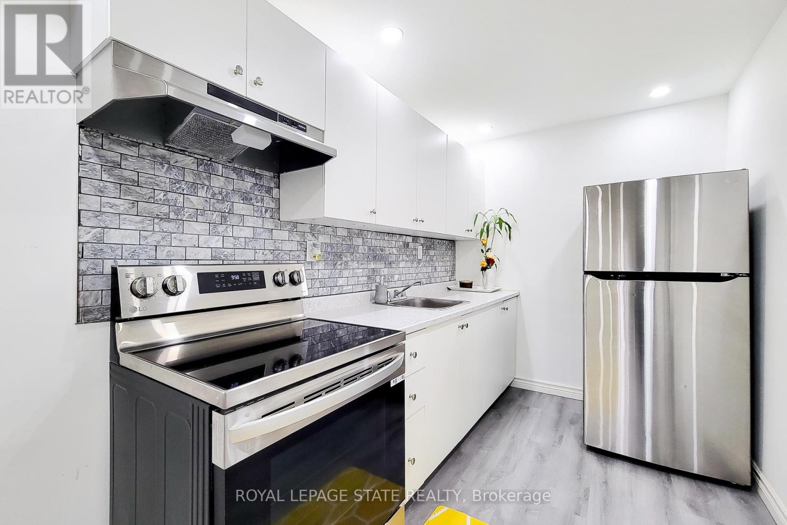 114 Juanita Drive, Hamilton, Ontario  L9C 2G3 - Photo 39 - X12915594