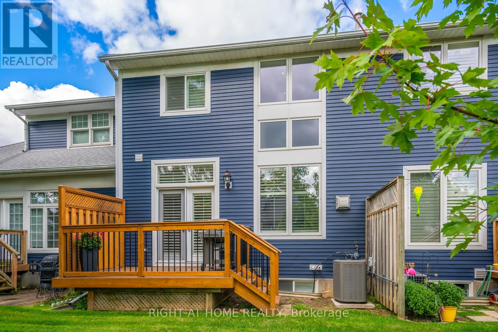 33 - 88 Lakeport Road, St. Catharines, Ontario  L2N 4P8 - Photo 3 - X12903430