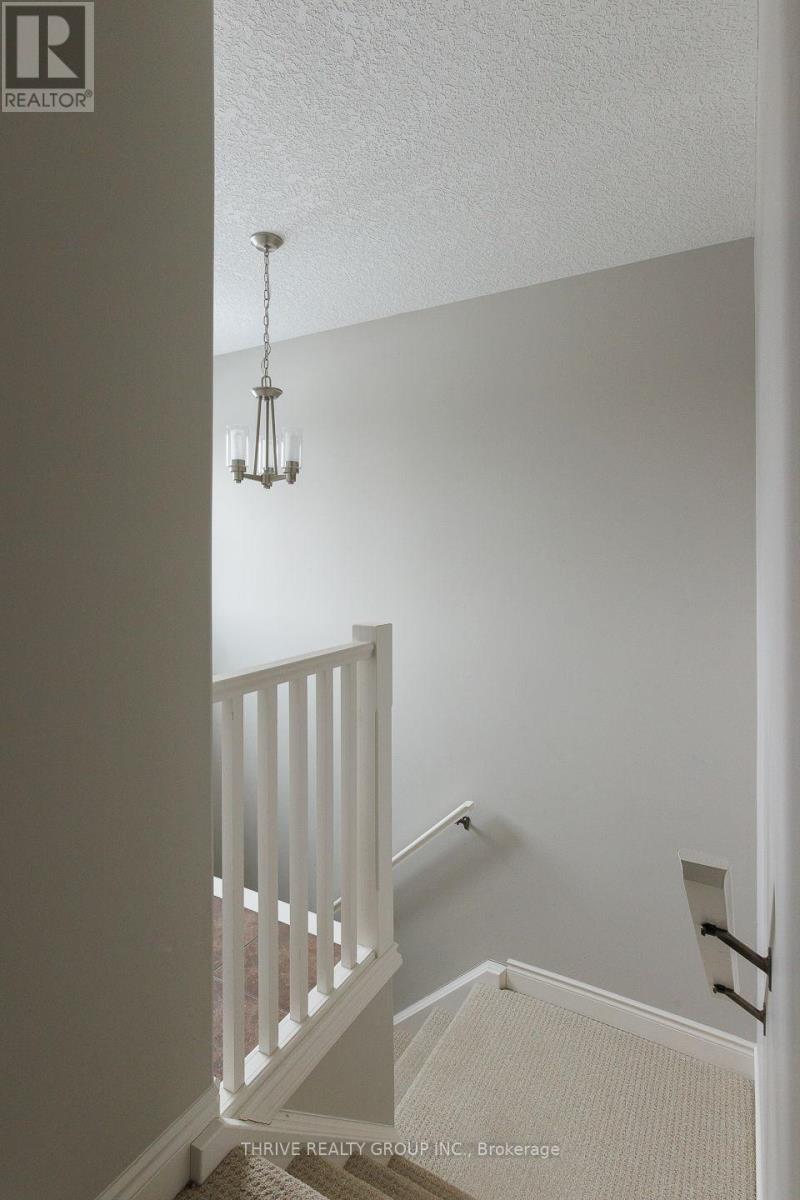 33 Abbott Street, Strathroy-Caradoc, Ontario  N7G 0B6 - Photo 17 - X12908522