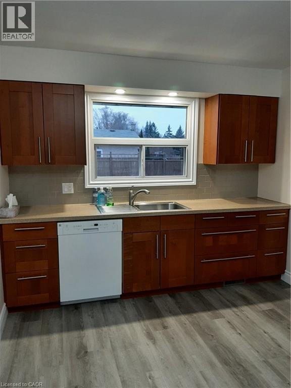 34 Elmwood Avenue Unit# 201, Cambridge, Ontario  N1R 4X9 - Photo 11 - 40813846