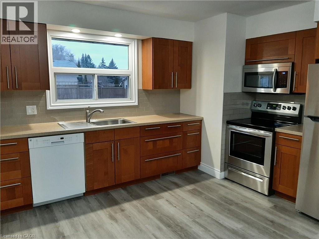 34 Elmwood Avenue Unit# 201, Cambridge, Ontario  N1R 4X9 - Photo 12 - 40813846