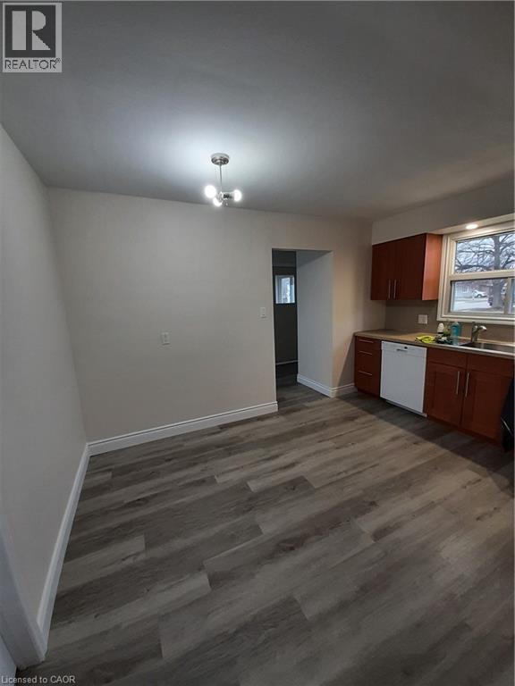 34 Elmwood Avenue Unit# 201, Cambridge, Ontario  N1R 4X9 - Photo 3 - 40813846