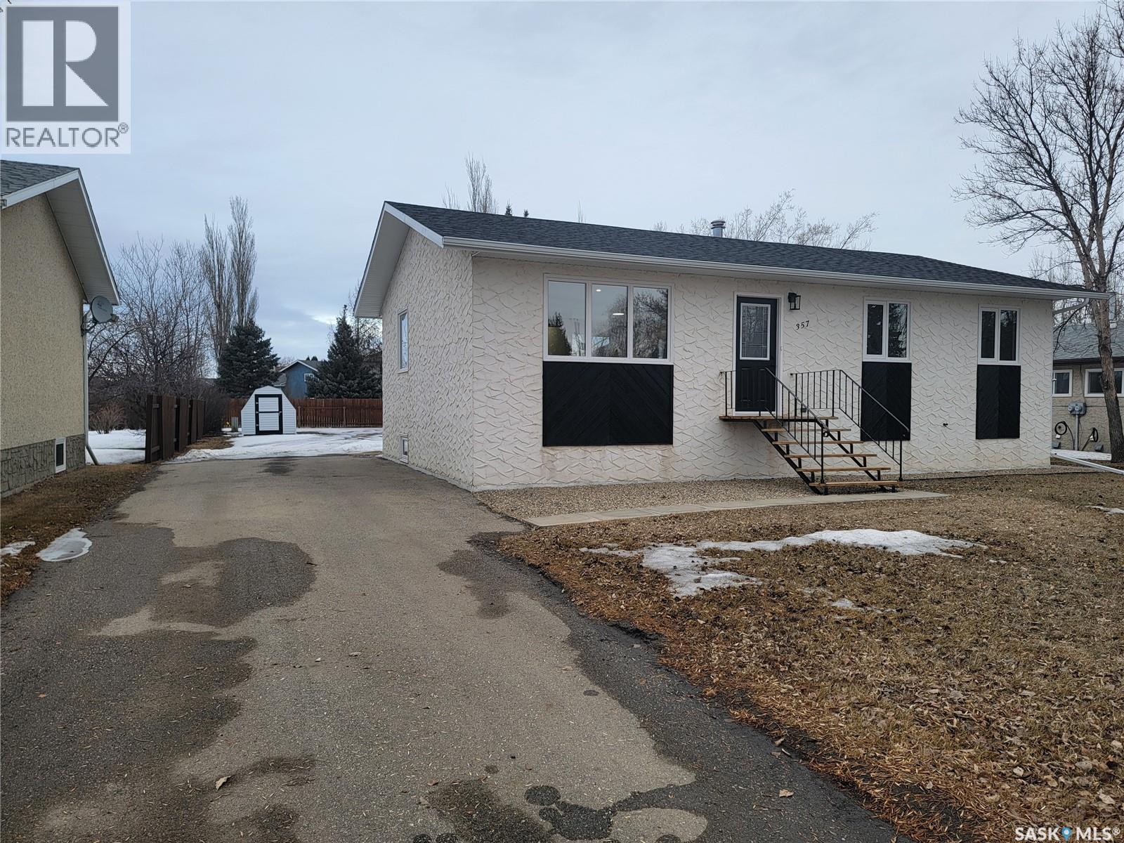 357 5th Avenue W, Unity, Saskatchewan  S0K 4L0 - Photo 3 - SK030974
