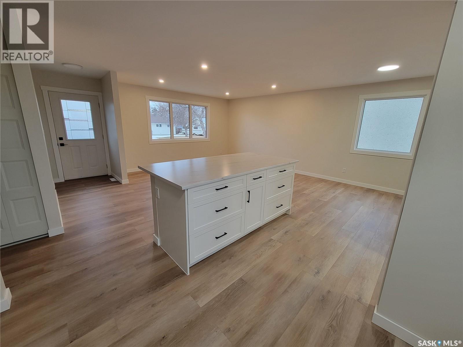 357 5th Avenue W, Unity, Saskatchewan  S0K 4L0 - Photo 8 - SK030974