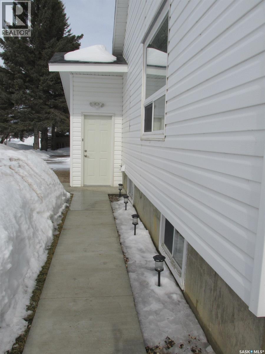504 Rupert Crescent, Codette, Saskatchewan  S0E 0P0 - Photo 4 - SK030993