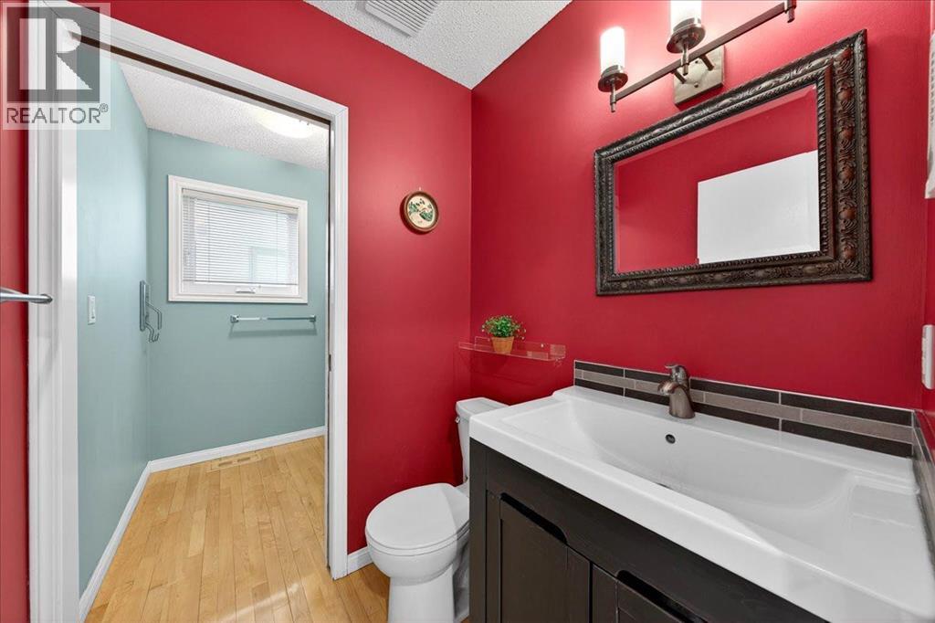 137 Woodbrook Road SW, Calgary, Alberta  T2W 6C6 - Photo 17 - A2281507