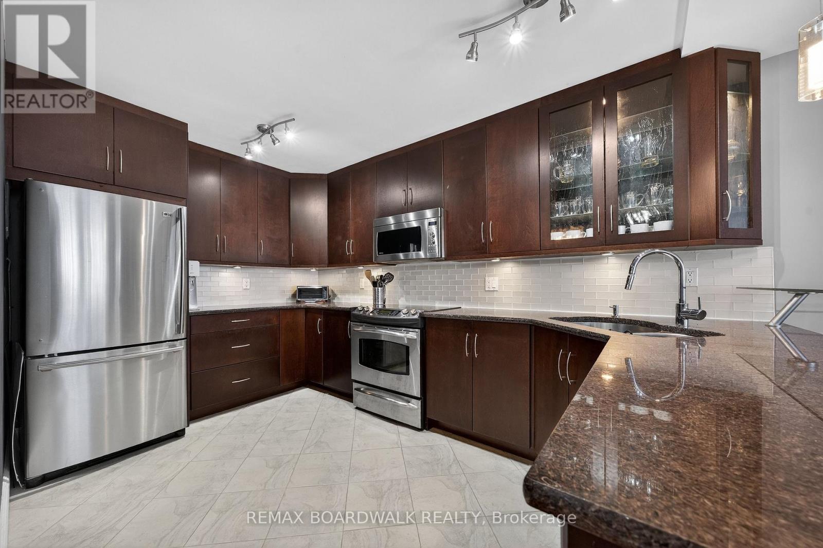 704 - 1785 Frobisher Lane, Ottawa, Ontario  K1G 3T7 - Photo 4 - X12915712