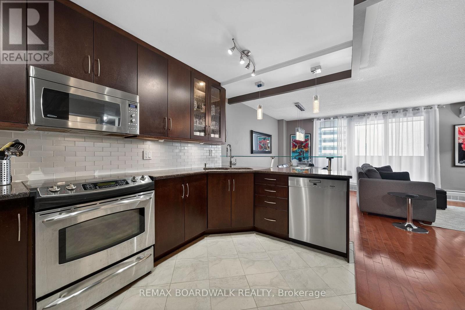 704 - 1785 Frobisher Lane, Ottawa, Ontario  K1G 3T7 - Photo 5 - X12915712