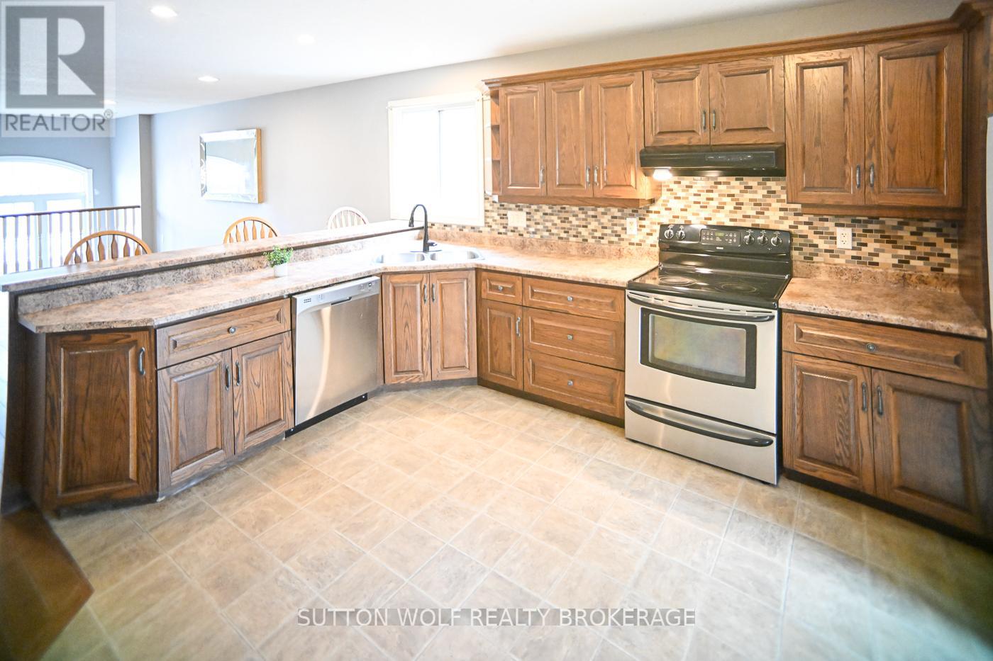 68 Bridle Path, Strathroy-Caradoc, Ontario  N7G 4M1 - Photo 11 - X12915726