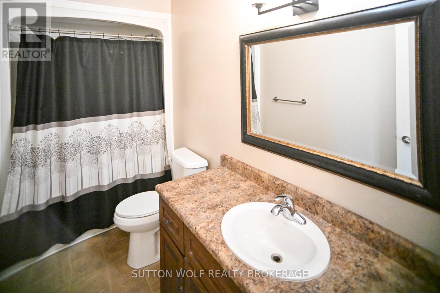 68 Bridle Path, Strathroy-Caradoc, Ontario  N7G 4M1 - Photo 12 - X12915726