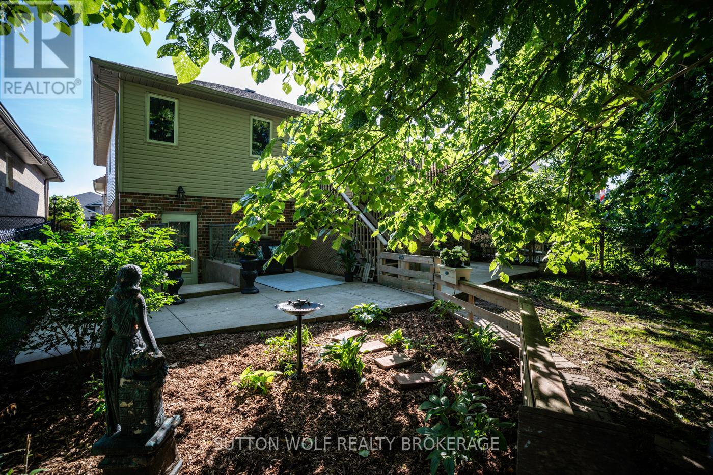 68 Bridle Path, Strathroy-Caradoc, Ontario  N7G 4M1 - Photo 35 - X12915726