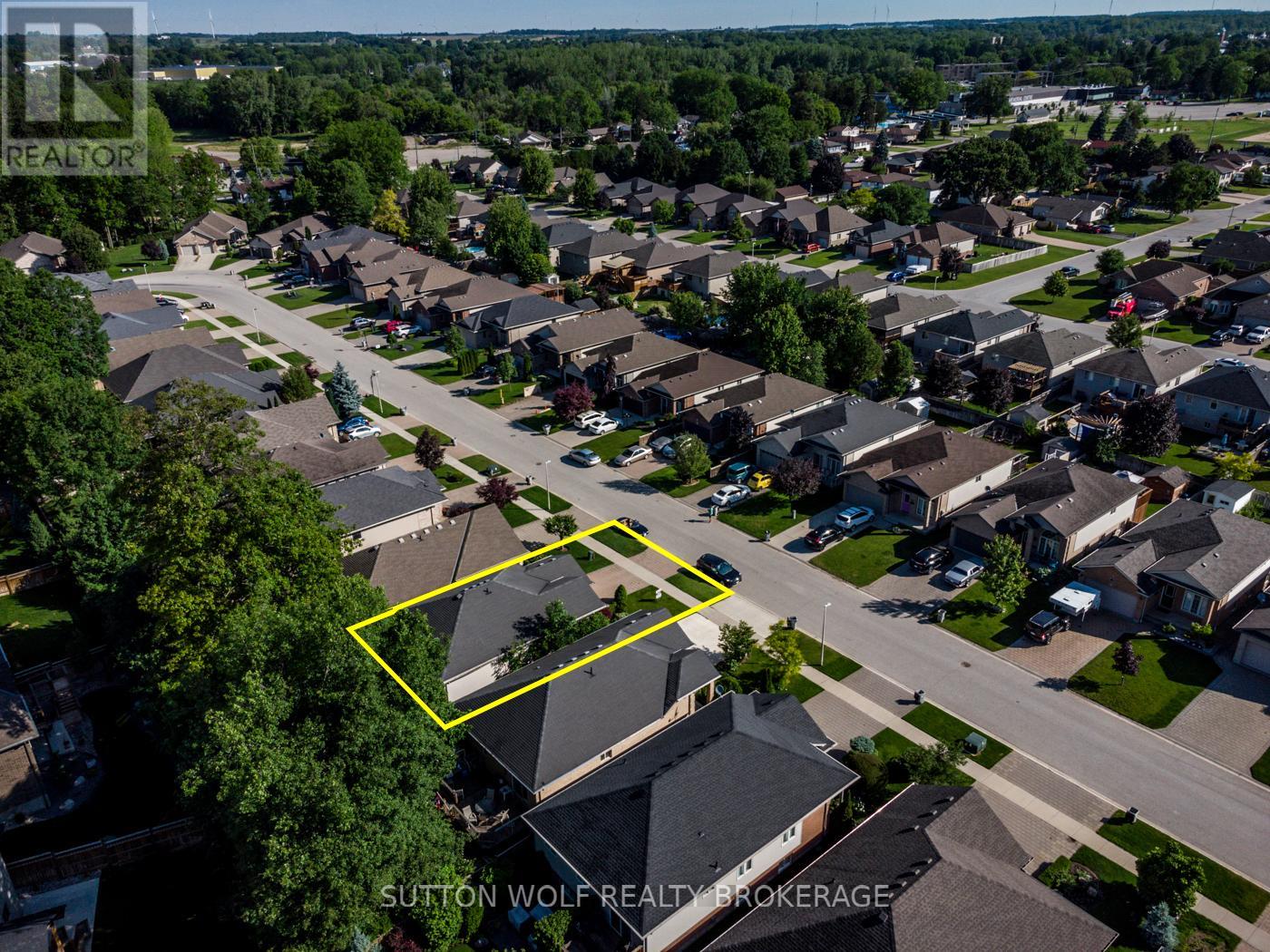 68 Bridle Path, Strathroy-Caradoc, Ontario  N7G 4M1 - Photo 44 - X12915726