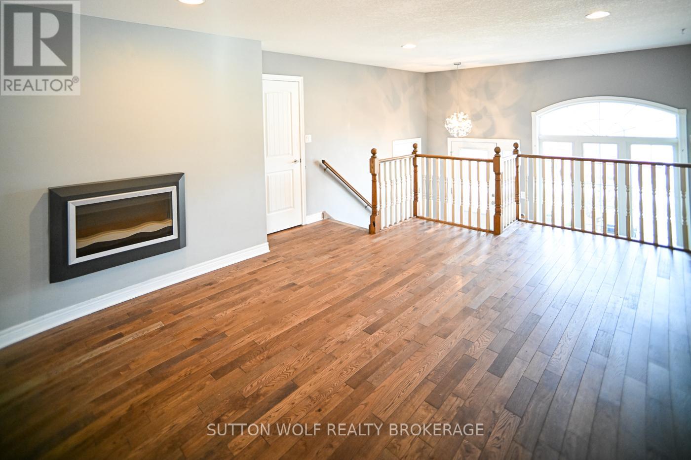 68 Bridle Path, Strathroy-Caradoc, Ontario  N7G 4M1 - Photo 6 - X12915726