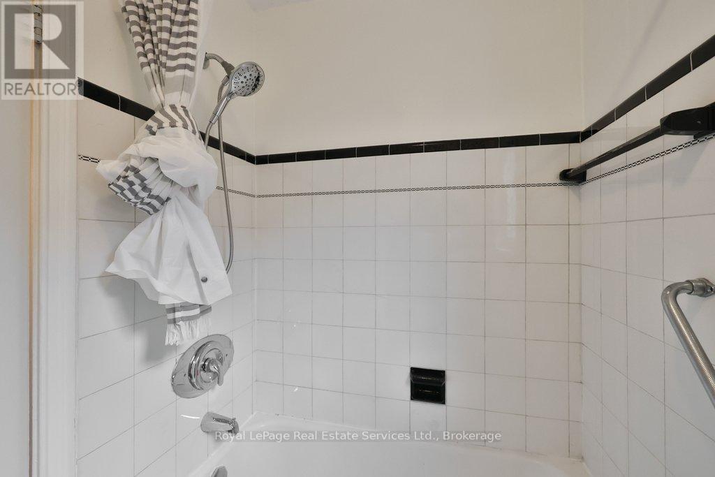 177 Cameron Avenue, Toronto, Ontario  M6M 1R8 - Photo 21 - W12915700