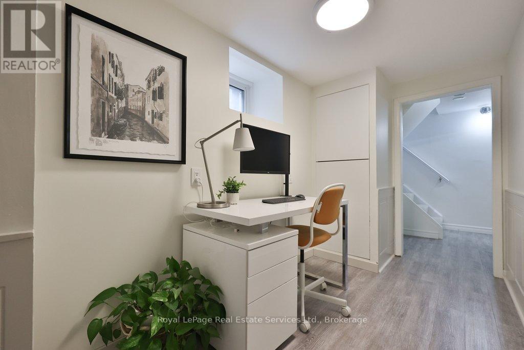 177 Cameron Avenue, Toronto, Ontario  M6M 1R8 - Photo 28 - W12915700