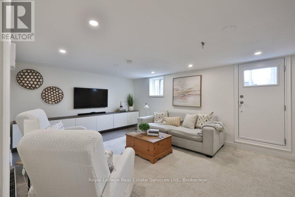 177 Cameron Avenue, Toronto, Ontario  M6M 1R8 - Photo 29 - W12915700