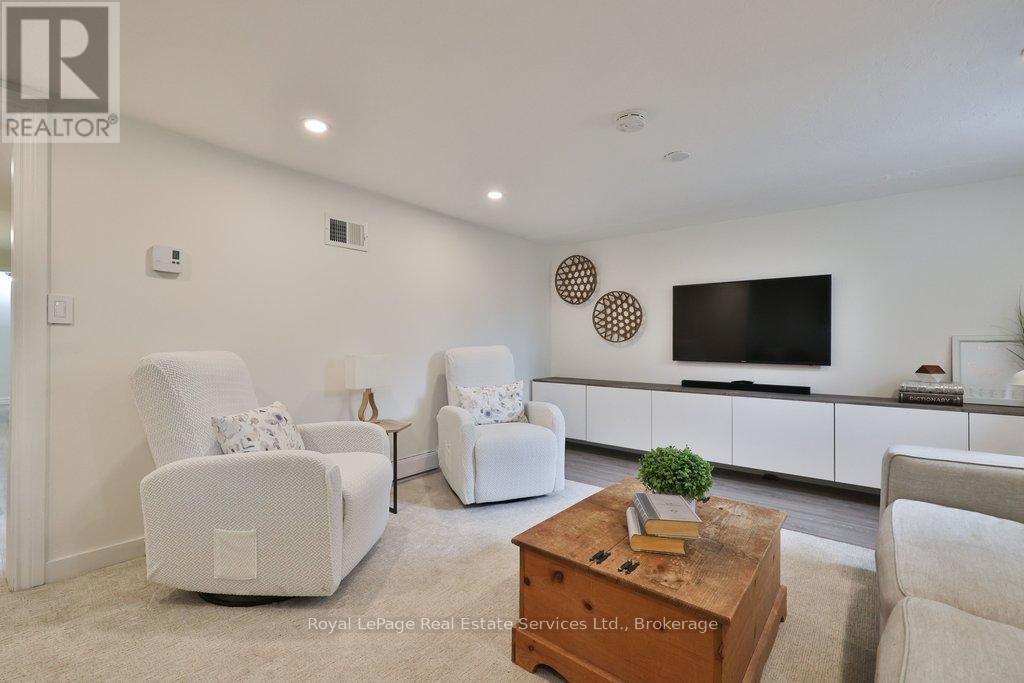 177 Cameron Avenue, Toronto, Ontario  M6M 1R8 - Photo 31 - W12915700