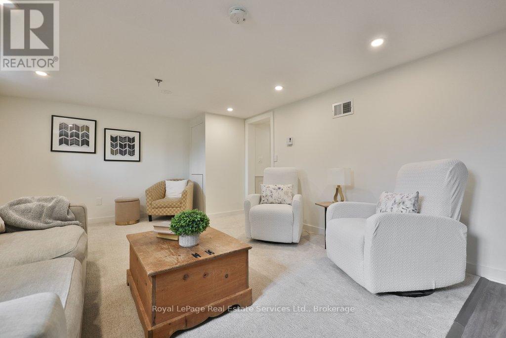 177 Cameron Avenue, Toronto, Ontario  M6M 1R8 - Photo 32 - W12915700