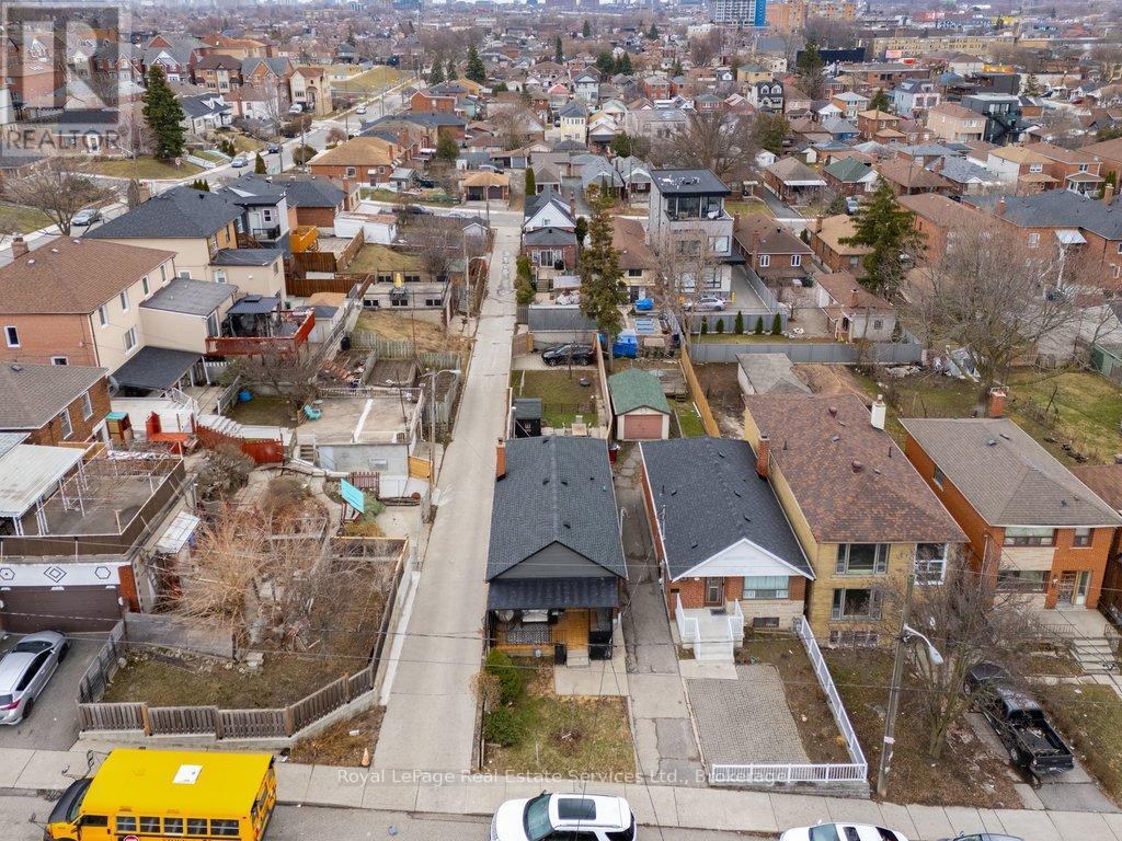 177 Cameron Avenue, Toronto, Ontario  M6M 1R8 - Photo 47 - W12915700