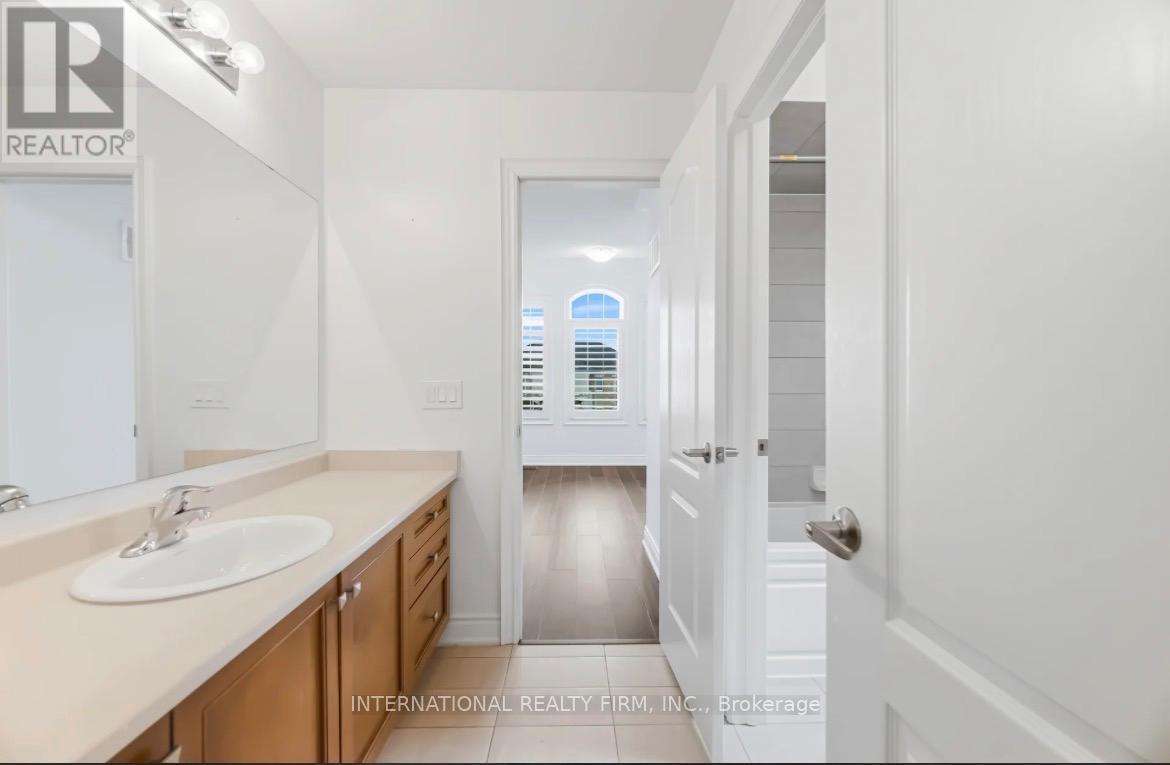 221 Etheridge Avenue N, Milton (Fo Ford), Ontario  L9E 1H6 - Photo 30 - W12912908