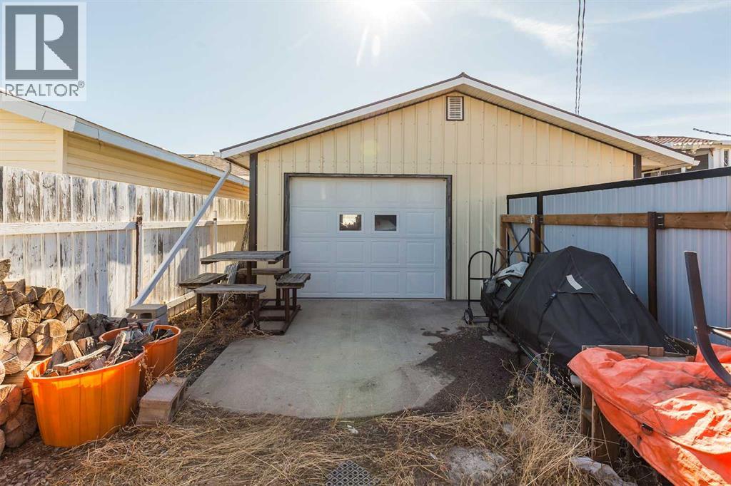 553 11 Street, Fort Macleod, Alberta  T0L 0Z0 - Photo 30 - A2292036