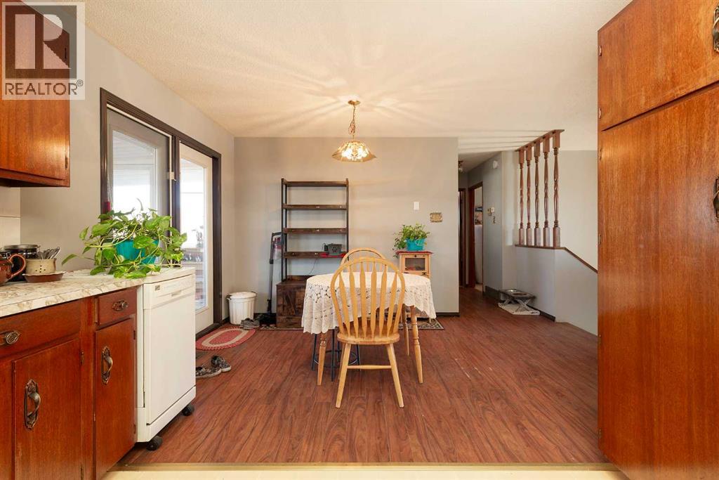 553 11 Street, Fort Macleod, Alberta  T0L 0Z0 - Photo 9 - A2292036