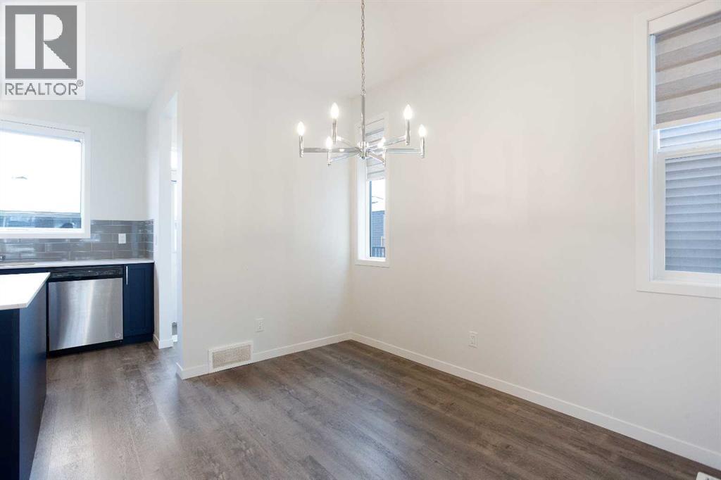 16 Creekstone Drive Sw, Calgary, Alberta  T2X 4Z5 - Photo 10 - A2281800