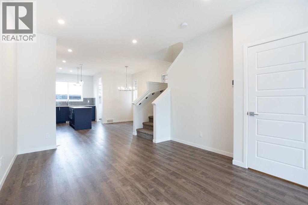 16 Creekstone Drive Sw, Calgary, Alberta  T2X 4Z5 - Photo 7 - A2281800