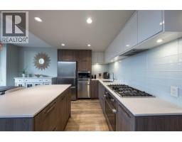 608 680 SEYLYNN CRESCENT, North Vancouver, British Columbia