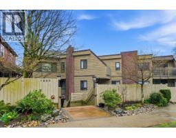 <div class="price">$1,065,000</div> 101 1005 W 7th Avenue, Vancouver<br><div style="margin-bottom:8px;"><small>Royal LePage Sussex Pigott Properties<br>macdonald Realty</small></div><div class='bed_bath'>2 Bed | 1 Bath</div>