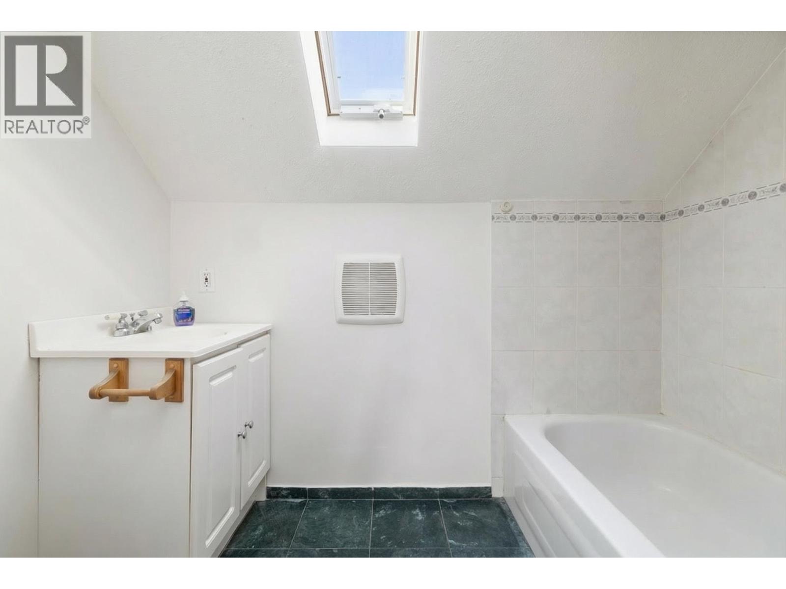 2268 E 7th Avenue, Vancouver, British Columbia  V5N 1S7 - Photo 16 - R3102943