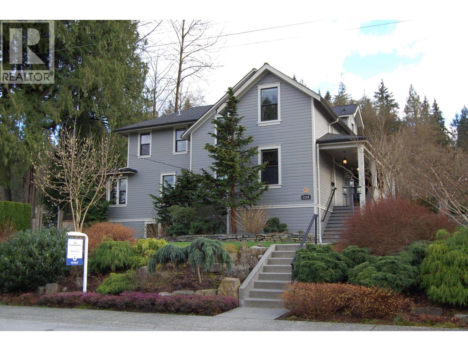 2209 St. George Street, Port Moody, British Columbia  V3H 2G1 - Photo 3 - R3102962