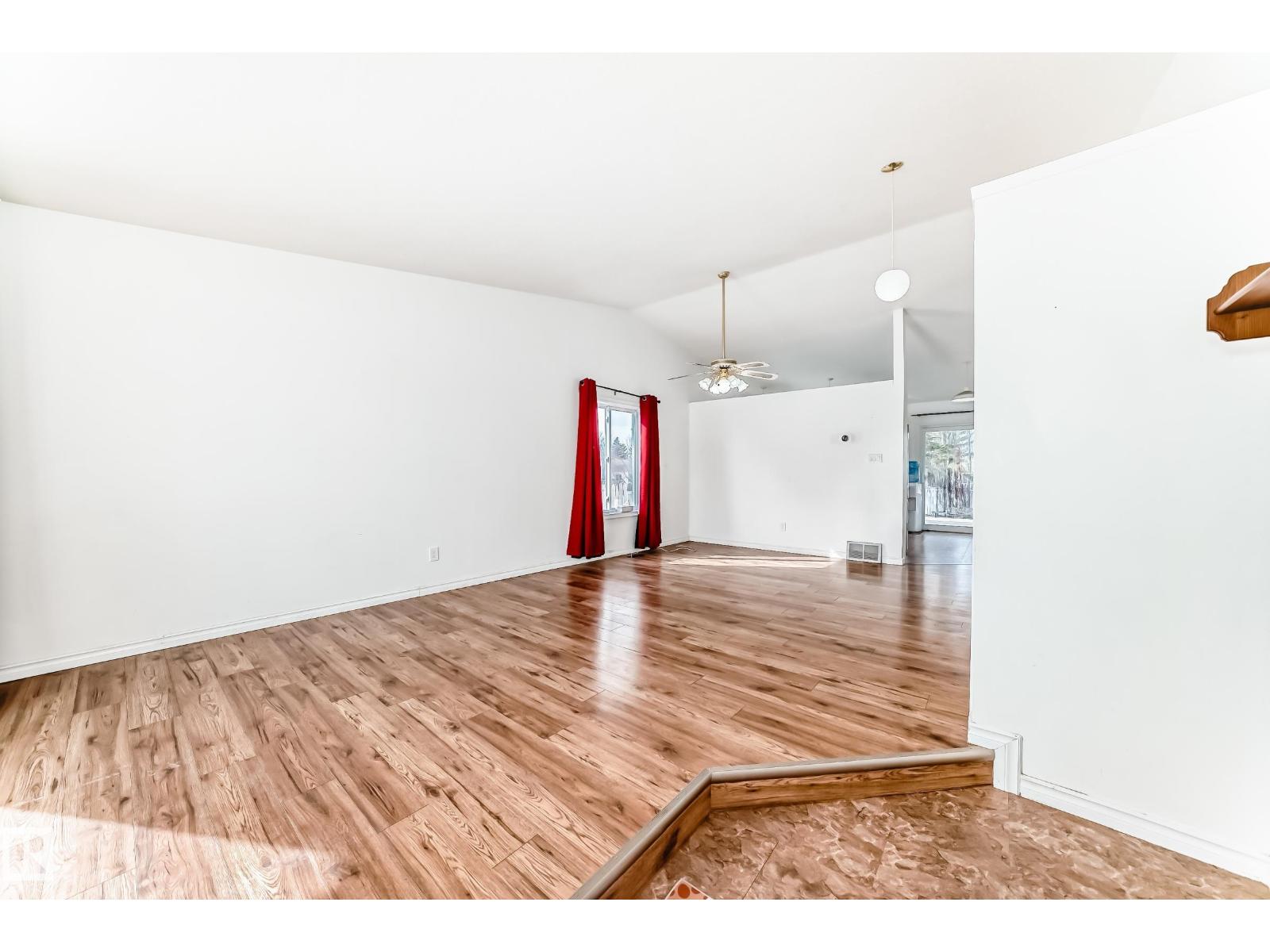 1832 42 St Nw, Edmonton, Alberta  T6L 3H5 - Photo 2 - E4478823