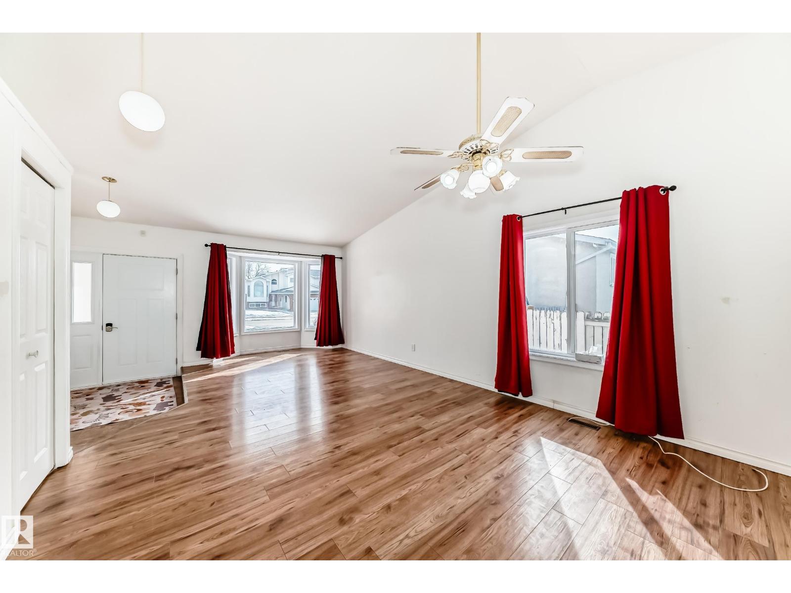 1832 42 St Nw, Edmonton, Alberta  T6L 3H5 - Photo 3 - E4478823