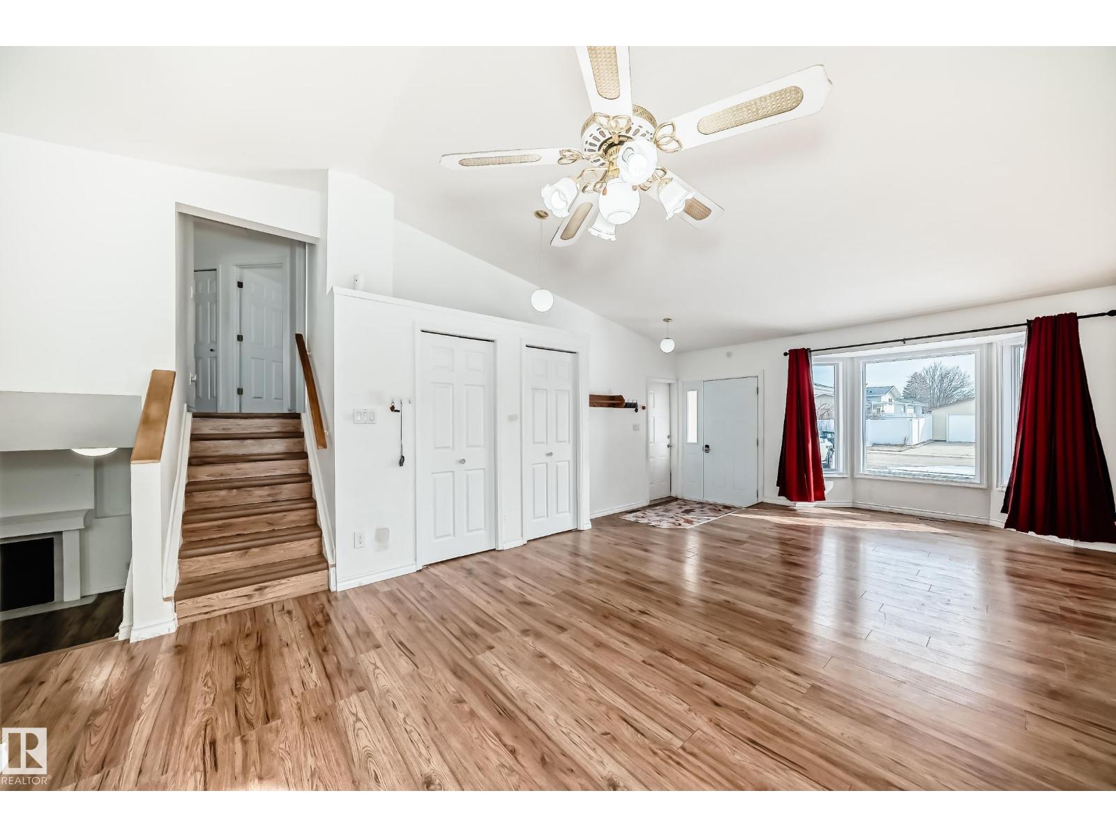 1832 42 St Nw, Edmonton, Alberta  T6L 3H5 - Photo 5 - E4478823