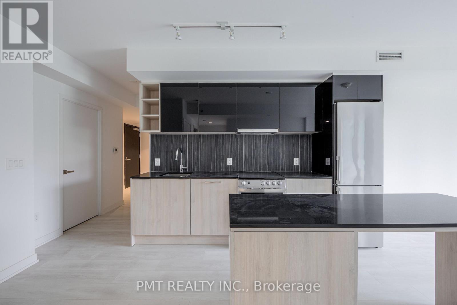 339 - 31 Tippett Road, Toronto, Ontario  M3H 0C8 - Photo 2 - C12915678