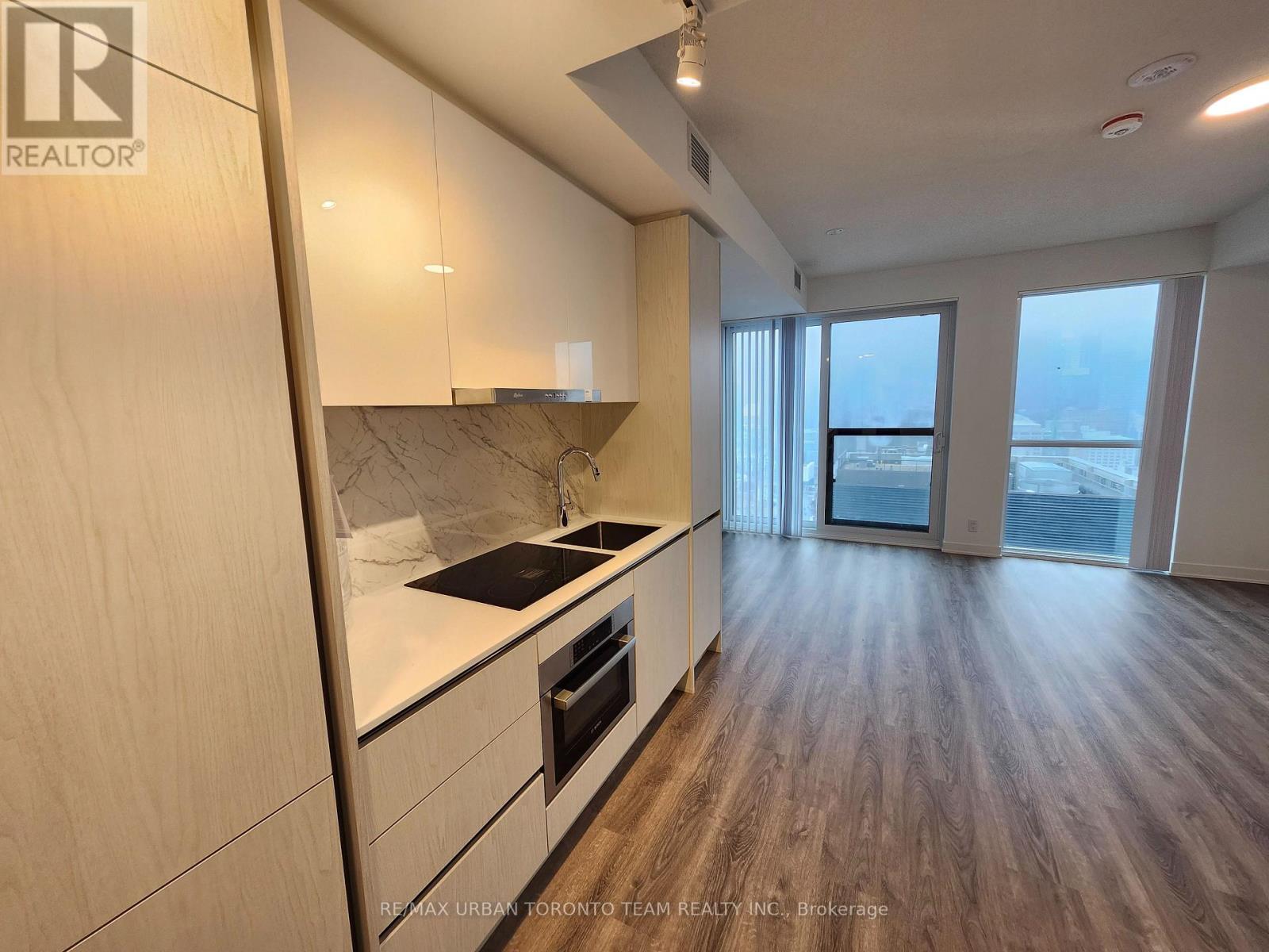 3711 - 180 Front Street E, Toronto (Moss Park), Ontario  M5A 0K9 - Photo 4 - C12915684