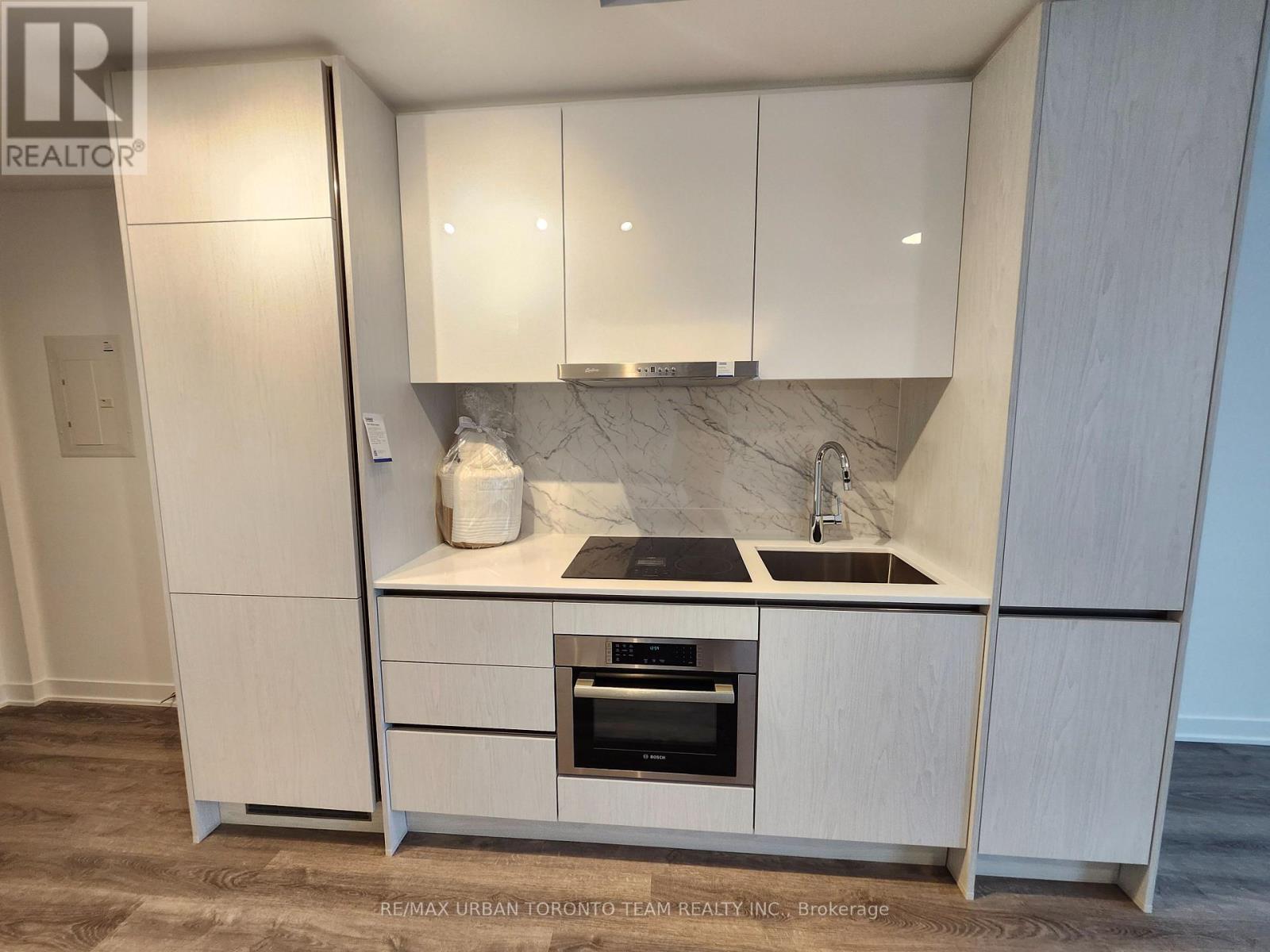 3711 - 180 Front Street E, Toronto (Moss Park), Ontario  M5A 0K9 - Photo 5 - C12915684