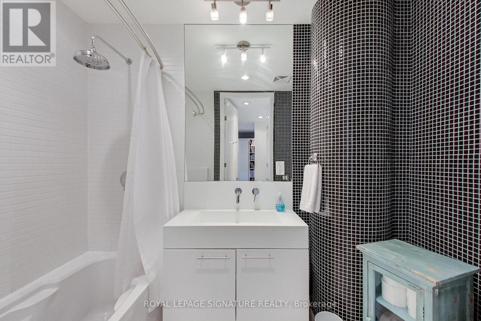 610 - 66 Portland Street, Toronto, Ontario M5V 2M6 - Photo 21 - C12915728