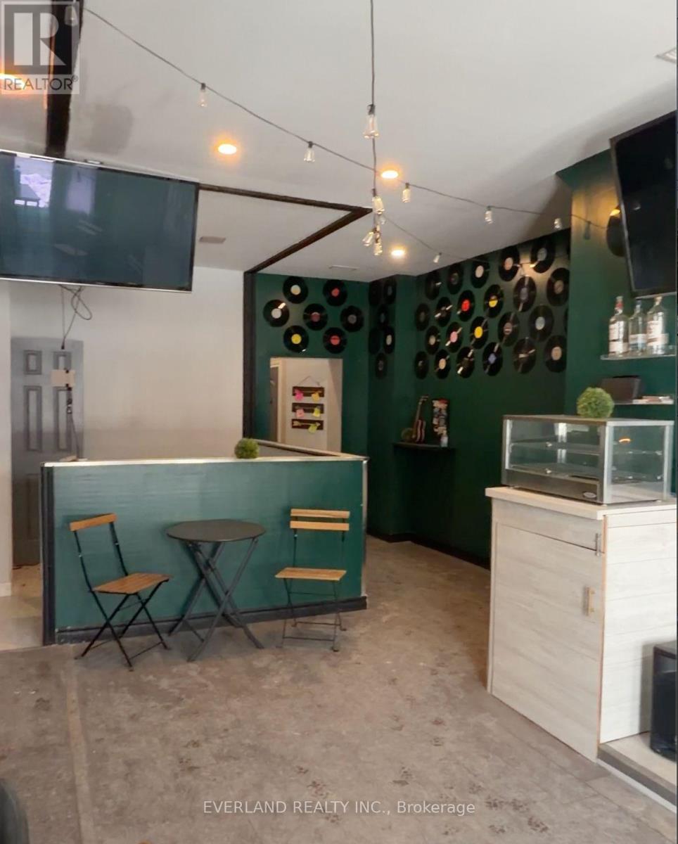 Ground - 850 Bathurst Street, Toronto, Ontario  M5R 3G1 - Photo 2 - C12915734