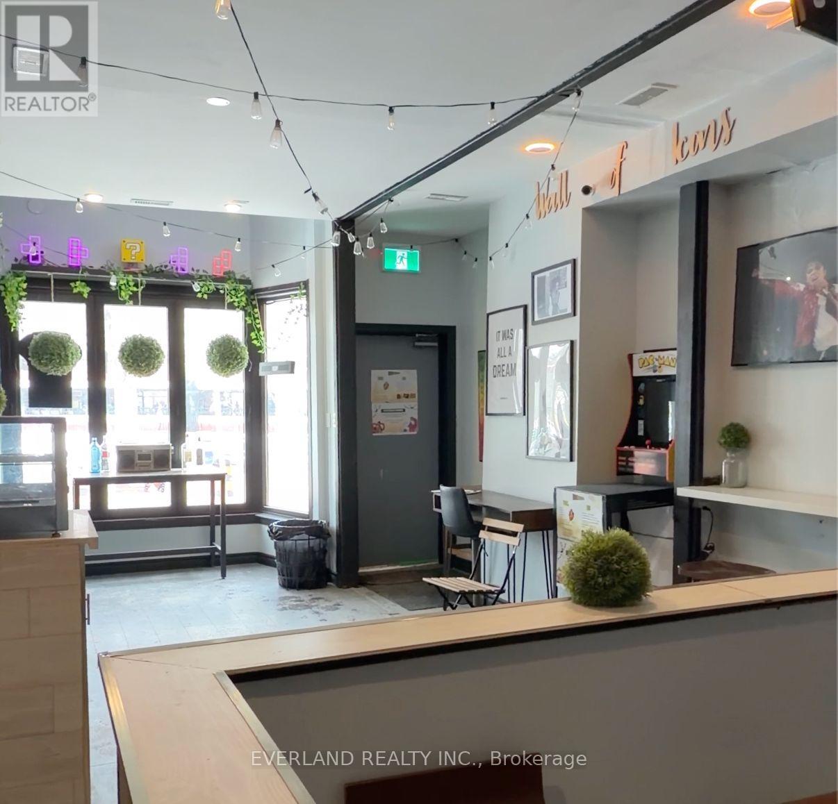 Ground - 850 Bathurst Street, Toronto, Ontario  M5R 3G1 - Photo 5 - C12915734