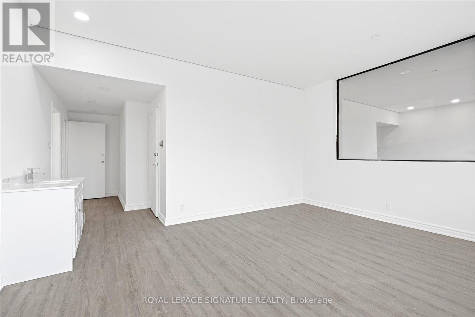 101 - 2900 Yonge Street, Toronto, Ontario  M4N 3N8 - Photo 10 - C12915750