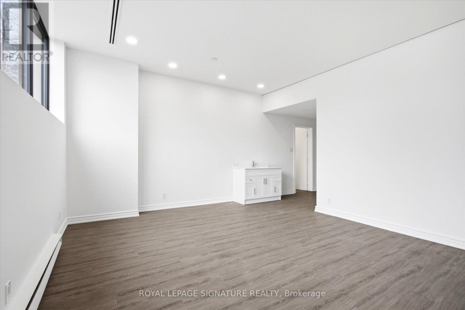 101 - 2900 Yonge Street, Toronto, Ontario  M4N 3N8 - Photo 11 - C12915750