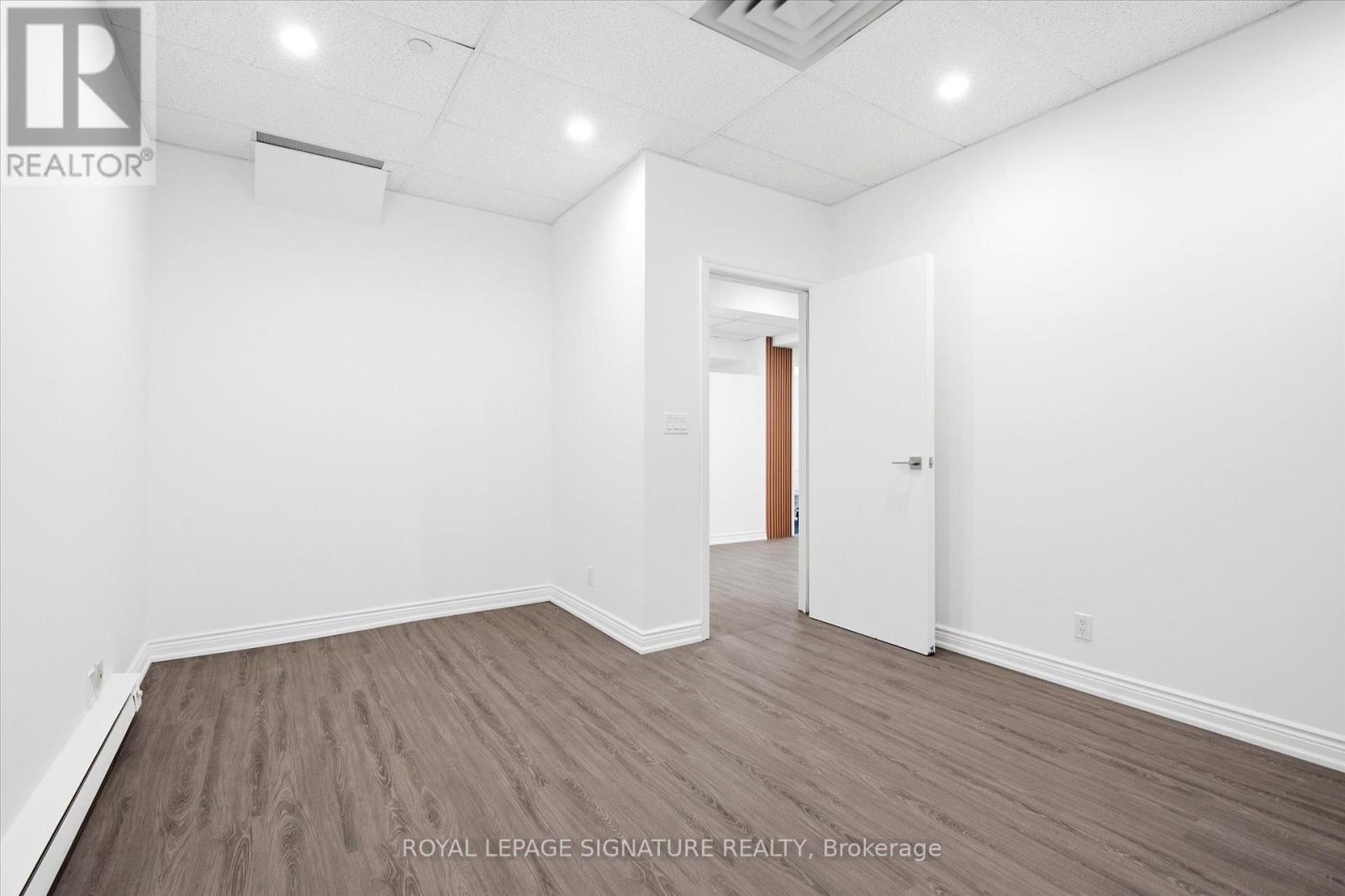 101 - 2900 Yonge Street, Toronto, Ontario  M4N 3N8 - Photo 18 - C12915750