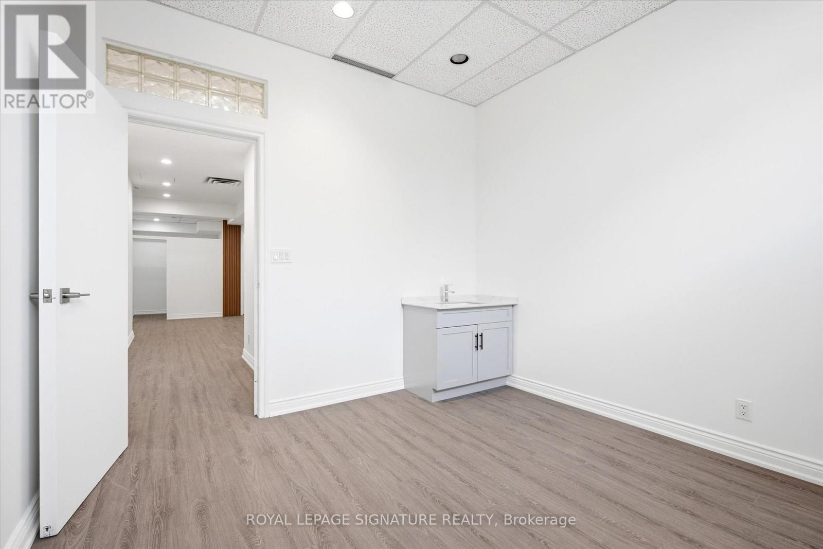 101 - 2900 Yonge Street, Toronto, Ontario  M4N 3N8 - Photo 22 - C12915750