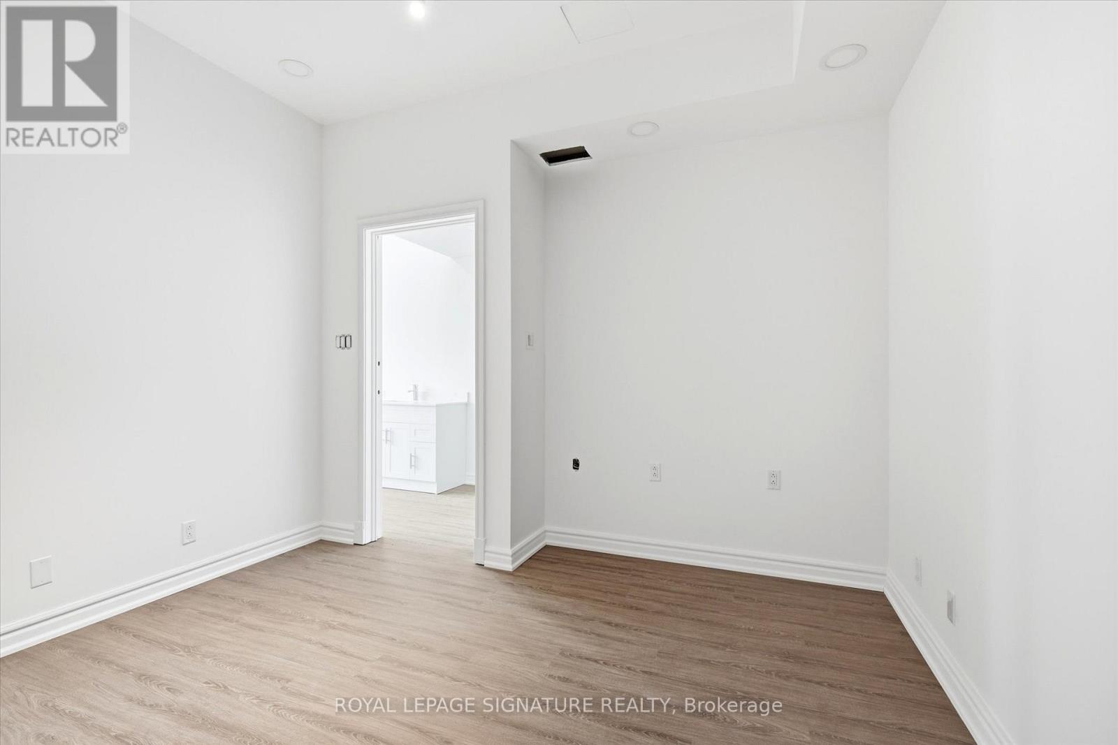 101 - 2900 Yonge Street, Toronto, Ontario  M4N 3N8 - Photo 8 - C12915750