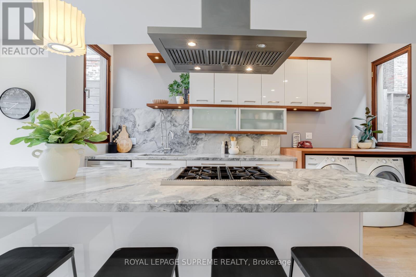 2 Plymouth Avenue, Toronto, Ontario  M6J 1Z1 - Photo 14 - C12915780