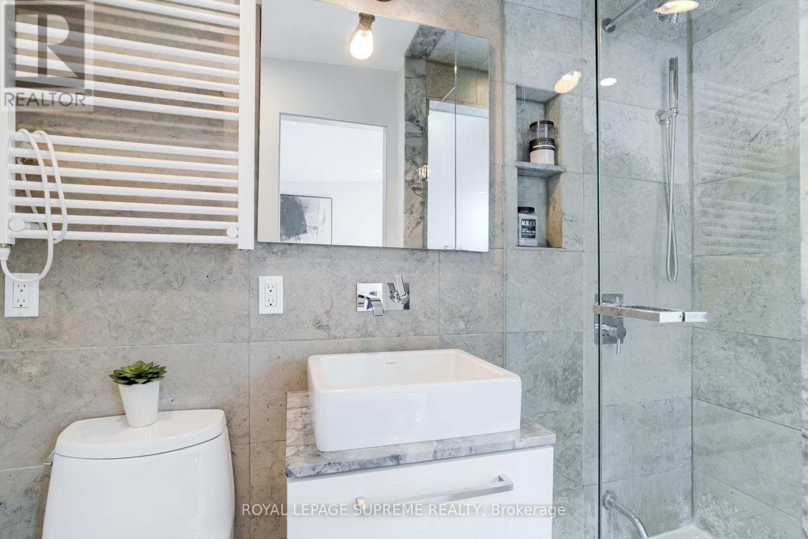 2 Plymouth Avenue, Toronto, Ontario  M6J 1Z1 - Photo 21 - C12915780