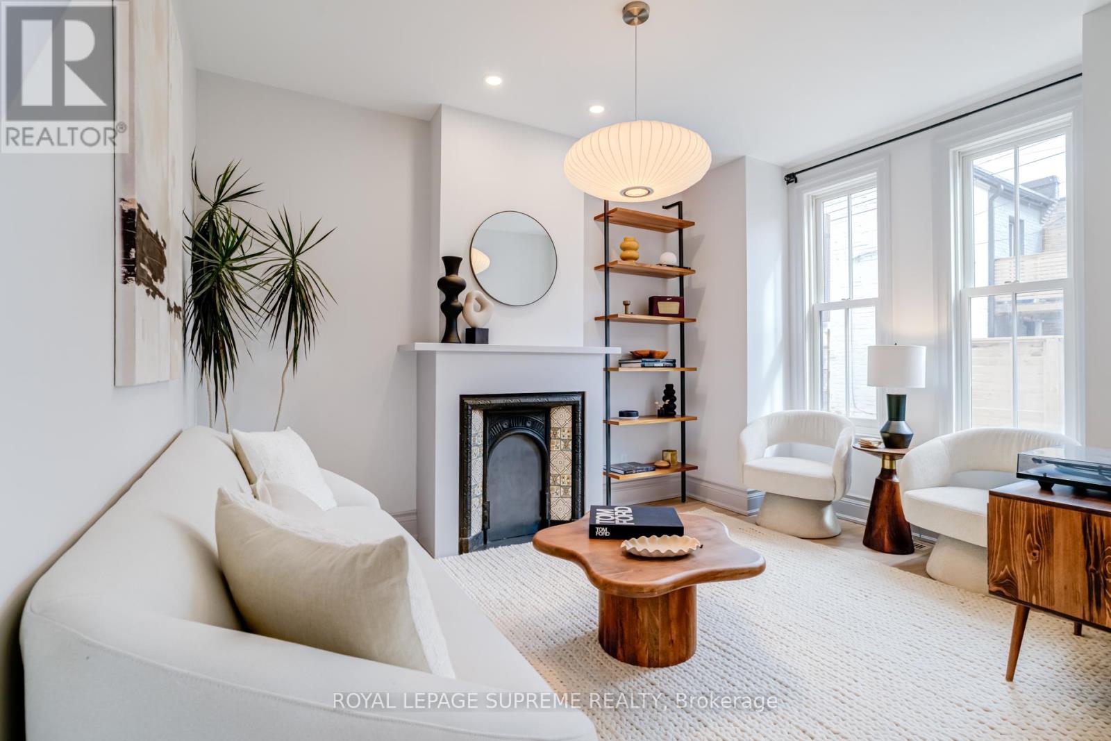 2 Plymouth Avenue, Toronto, Ontario  M6J 1Z1 - Photo 6 - C12915780